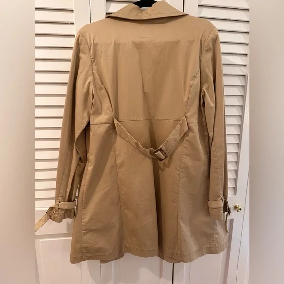 Old Navy Classic Tan Trench Coat - Picture 4 of 6
